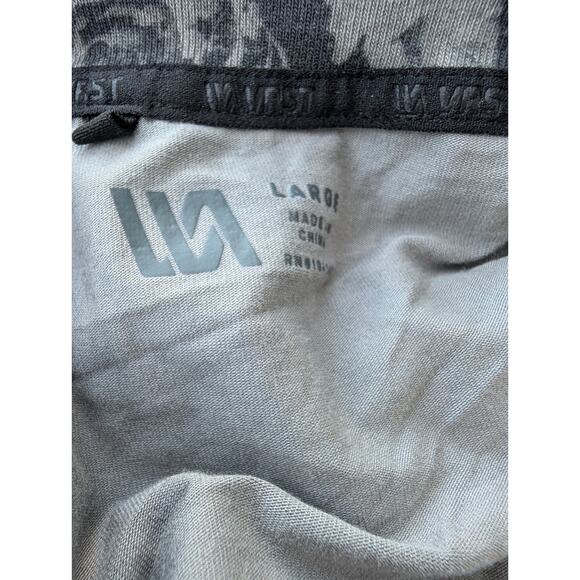 VRST Mens Monochrome Floral Print Essential T Shirt Tee Grey Sz Large - Picture 5 of 5